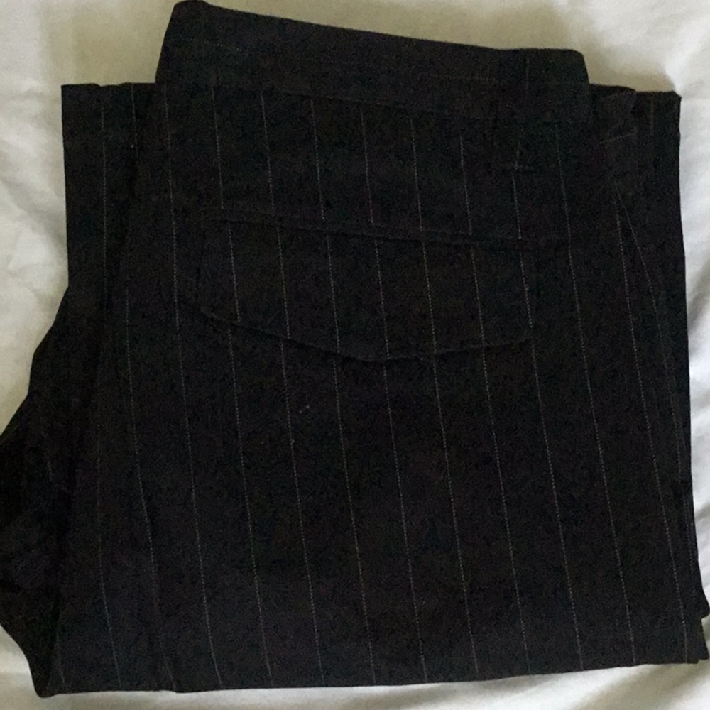 REPORT COLLECTION PANTS.